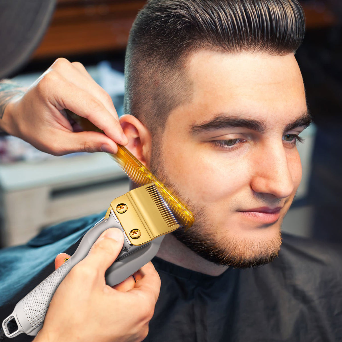 VGR V-140 Professional Hair Clipper For Salon & Men with 300 Min Runtime, Gold